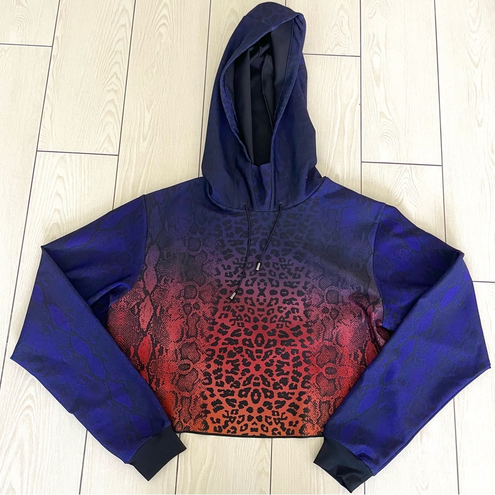 Ultracor‎ designer hooded cropped red, blue cheetah hoodie size medium rare soft